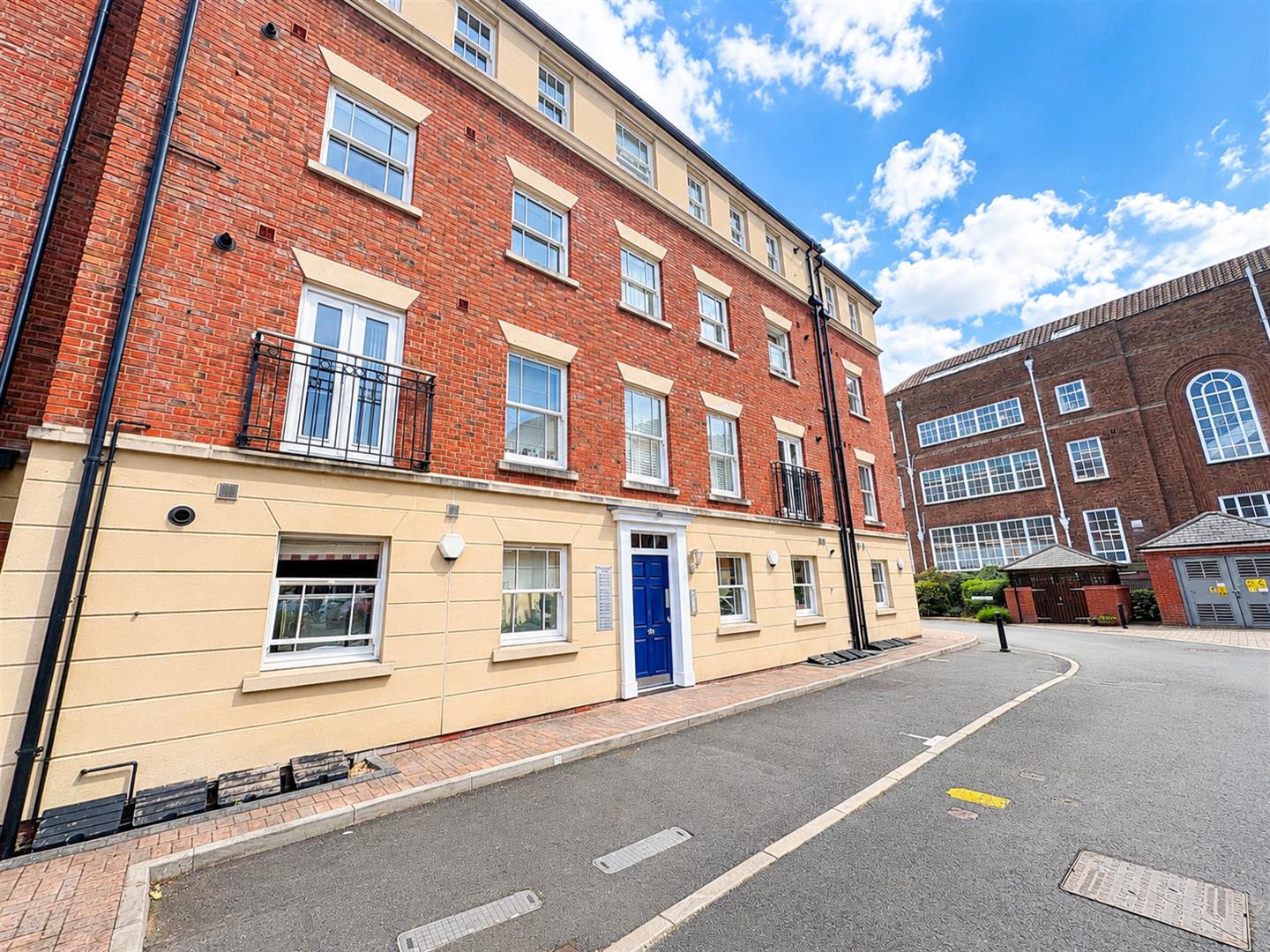 18 The Old Meadow, Shrewsbury, SY2 6GA For Sale